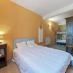 Сasa de vacaciones In Saint-beauzire With Garden And Private Terrace