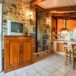 Сasa de vacaciones In Saint-beauzire With Garden And Private Terrace *