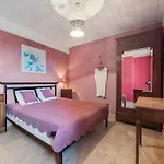 Сasa de vacaciones In Saint-beauzire With Garden And Private Terrace