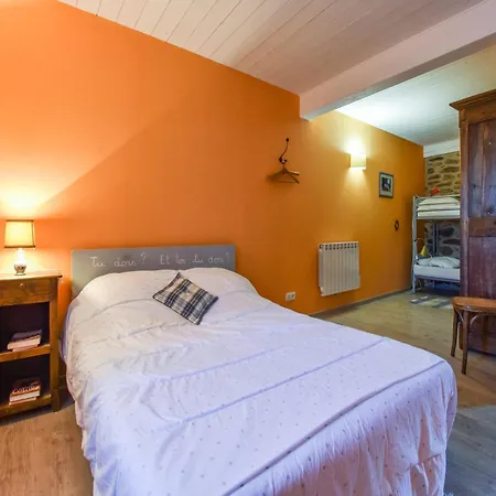 In Beauzire With Garden And Private Terrace