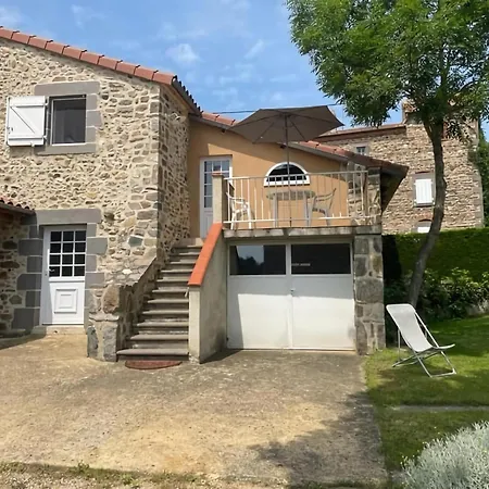 In Beauzire With Garden And Private Terrace * Saint-Beauzire (Haute-Loire)