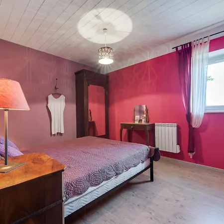 In Beauzire With Garden And Private Terrace *