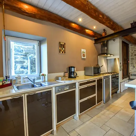 In Beauzire With Garden And Private Terrace * Saint-Beauzire (Haute-Loire)