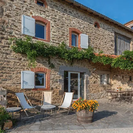 In Saint-beauzire With Garden And Private Terrace Дом отдыха *