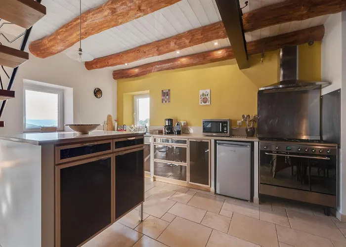 In Saint-beauzire With Garden And Private Terrace