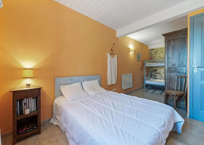 度假居 In Saint-beauzire With Garden And Private Terrace