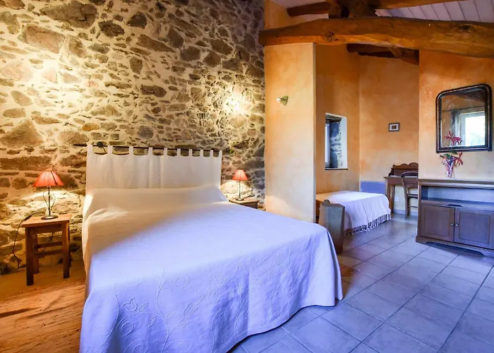 In Saint-beauzire With Garden And Private Terrace 度假居 圣比兹