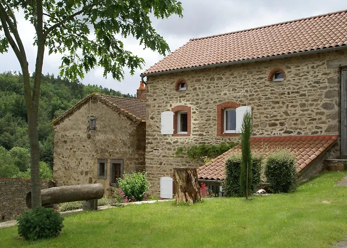 In Saint-beauzire With Garden And Private Terrace 度假居 圣比兹